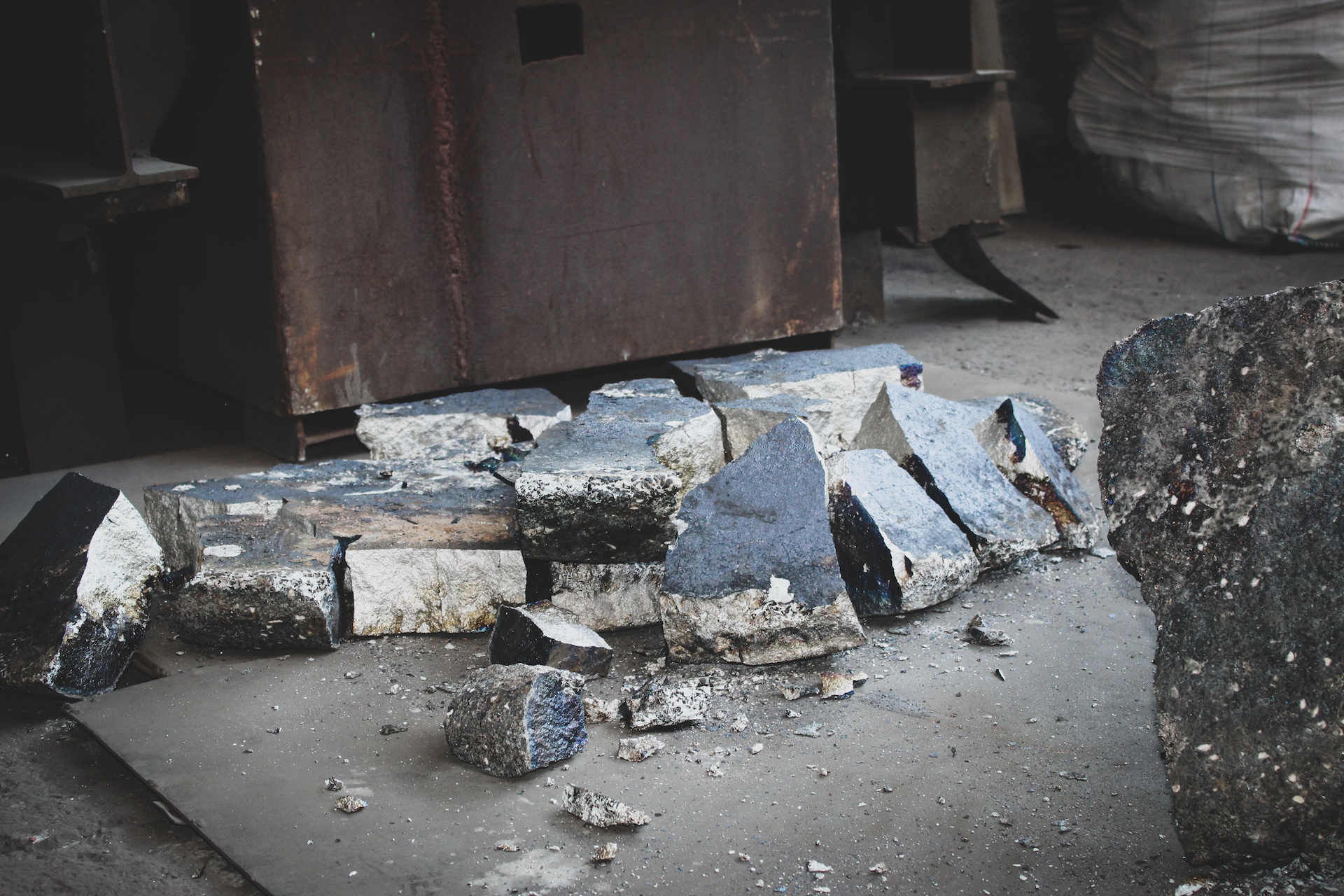 Imagem Ferro Vanádio 70/80%